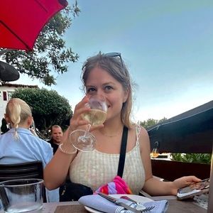 Meet your Posher, Abigail